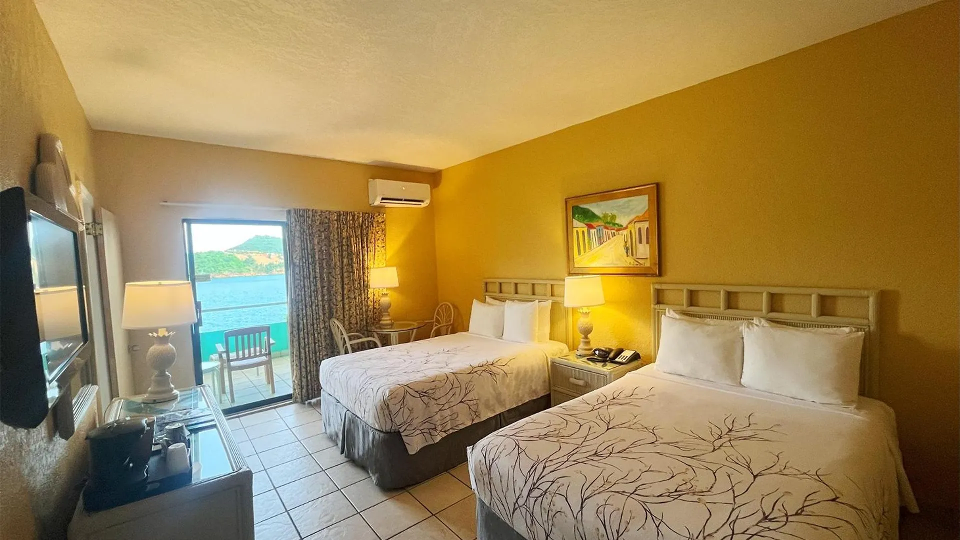 Lindbergh Bay Hotel Altona