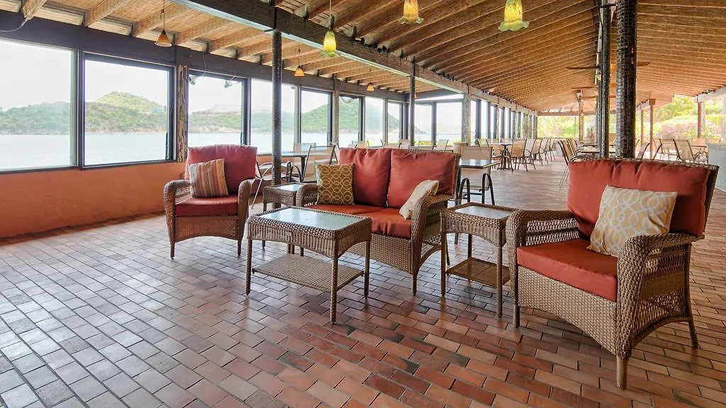 Lindbergh Bay Hotel Altona 3*,